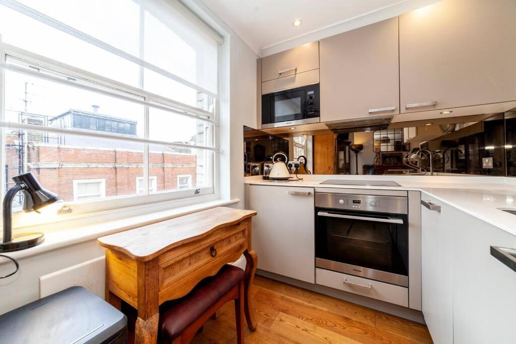 Апартаменты Outstanding Antique 1Br Flat In Soho Лондон Экстерьер фото