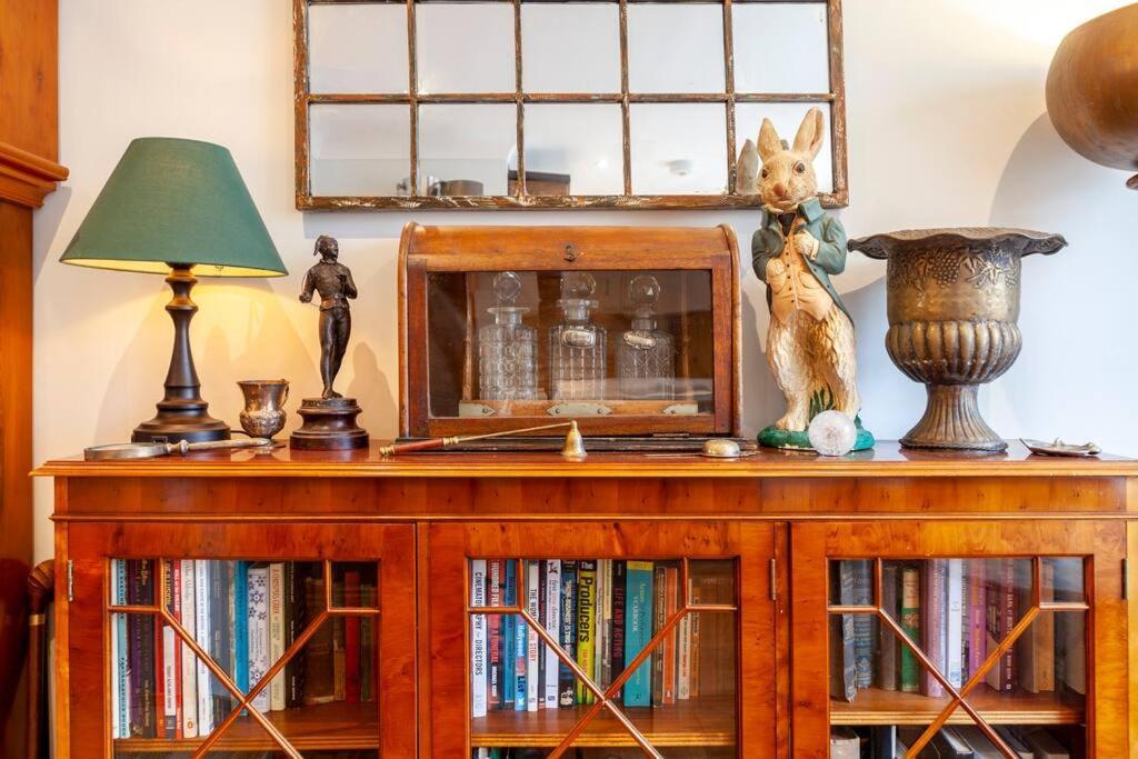 Апартаменты Outstanding Antique 1Br Flat In Soho Лондон Экстерьер фото