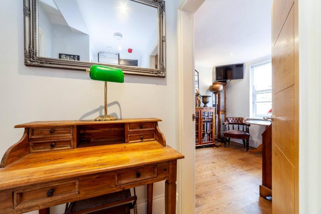 Апартаменты Outstanding Antique 1Br Flat In Soho Лондон Экстерьер фото